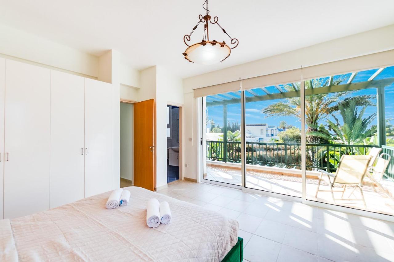 Villa Poseidon Gardens By Ezoria Villas Ларнака Екстер'єр фото